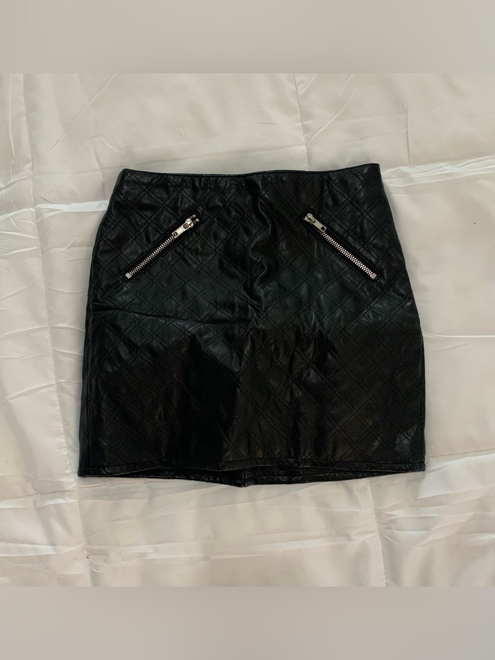 Like new H&M skirt Size 2